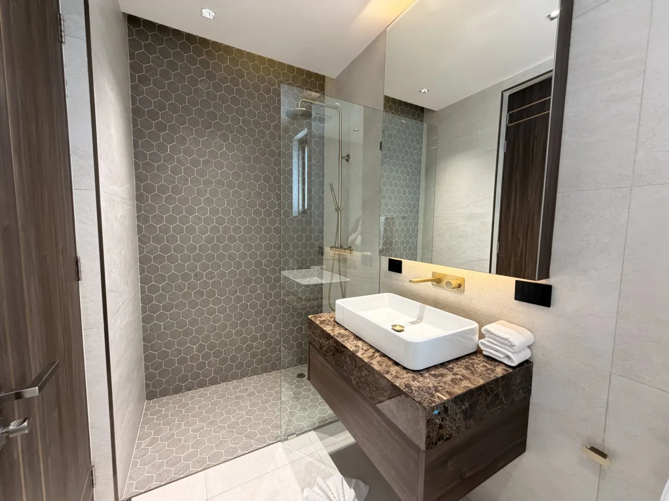 Property image - full photo 25
