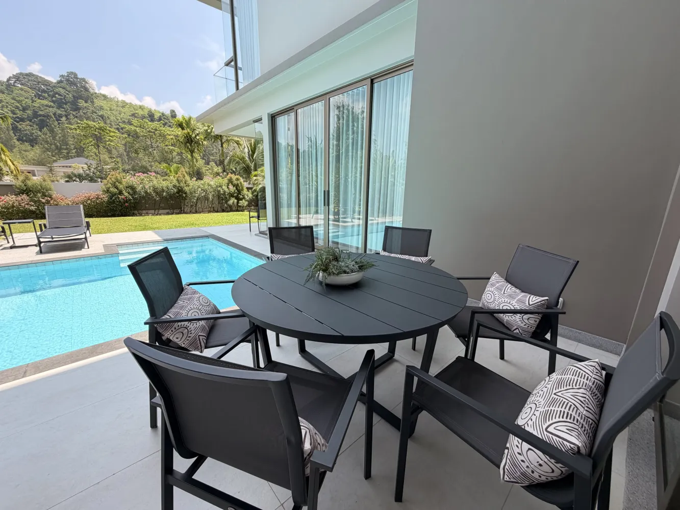 Property image - full photo 32