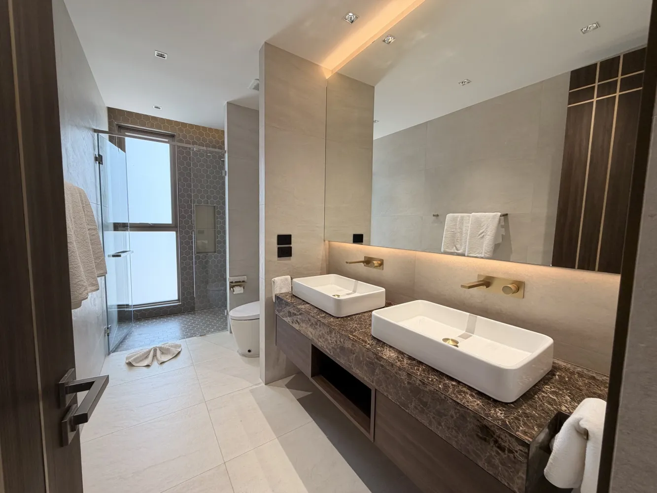 Property image - full photo 26