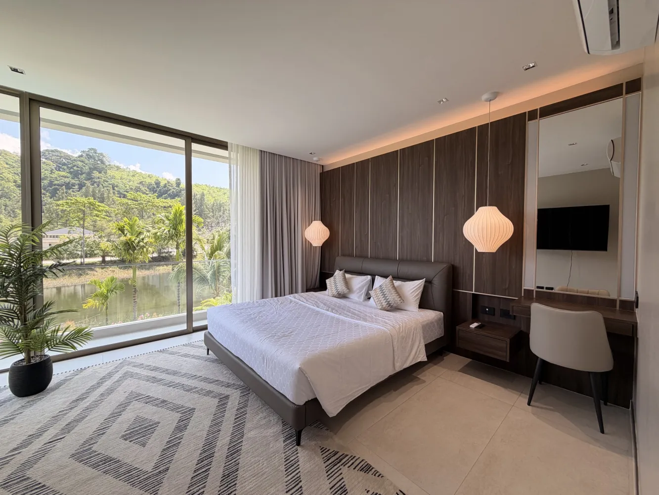 Property image - full photo 16