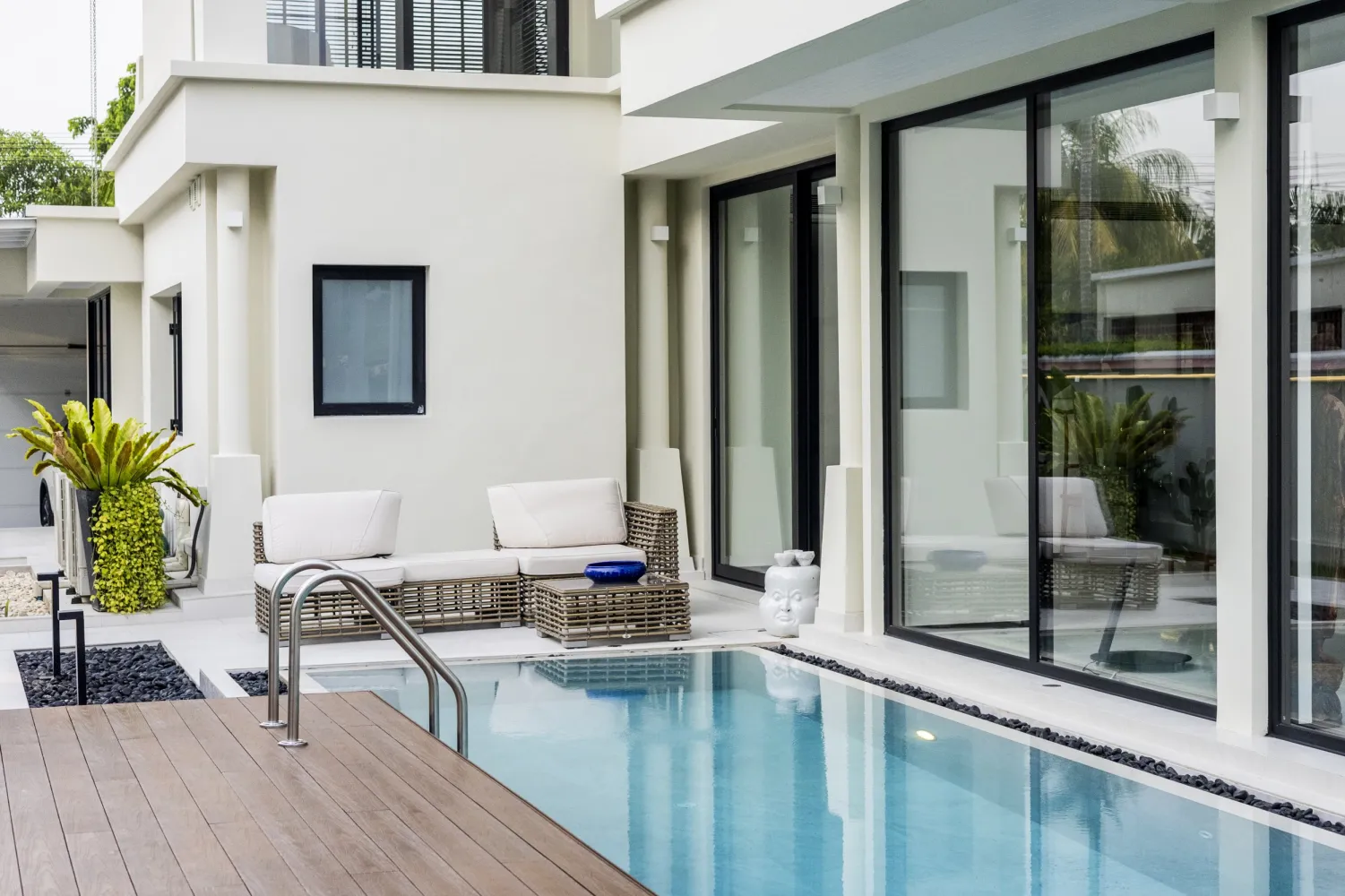 Property image - full photo 3
