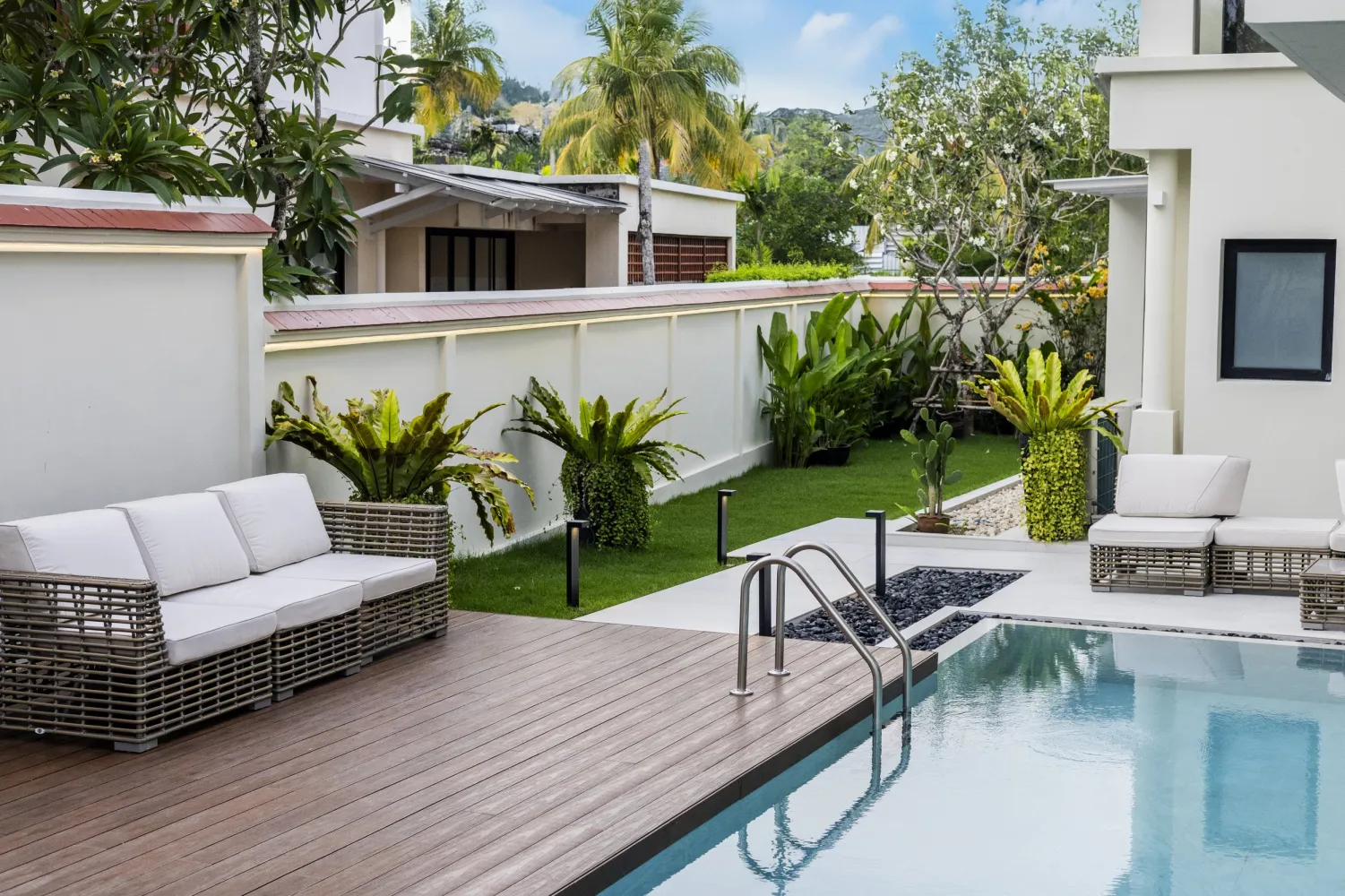 Property image - full photo 2