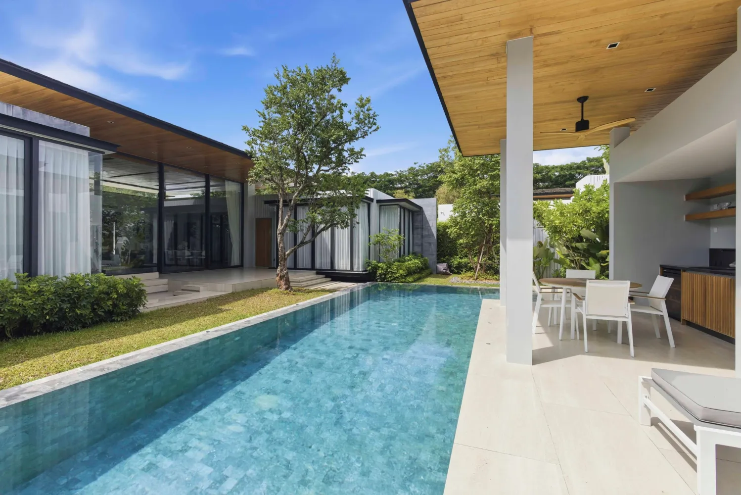 Property image - full photo 1