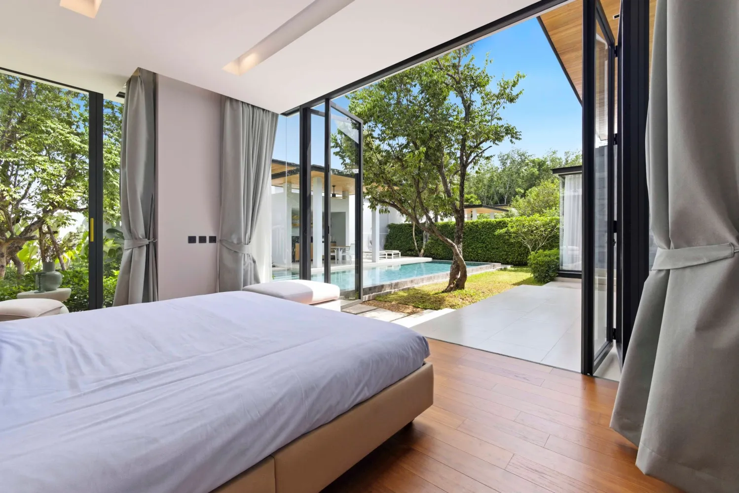 Property image - full photo 32