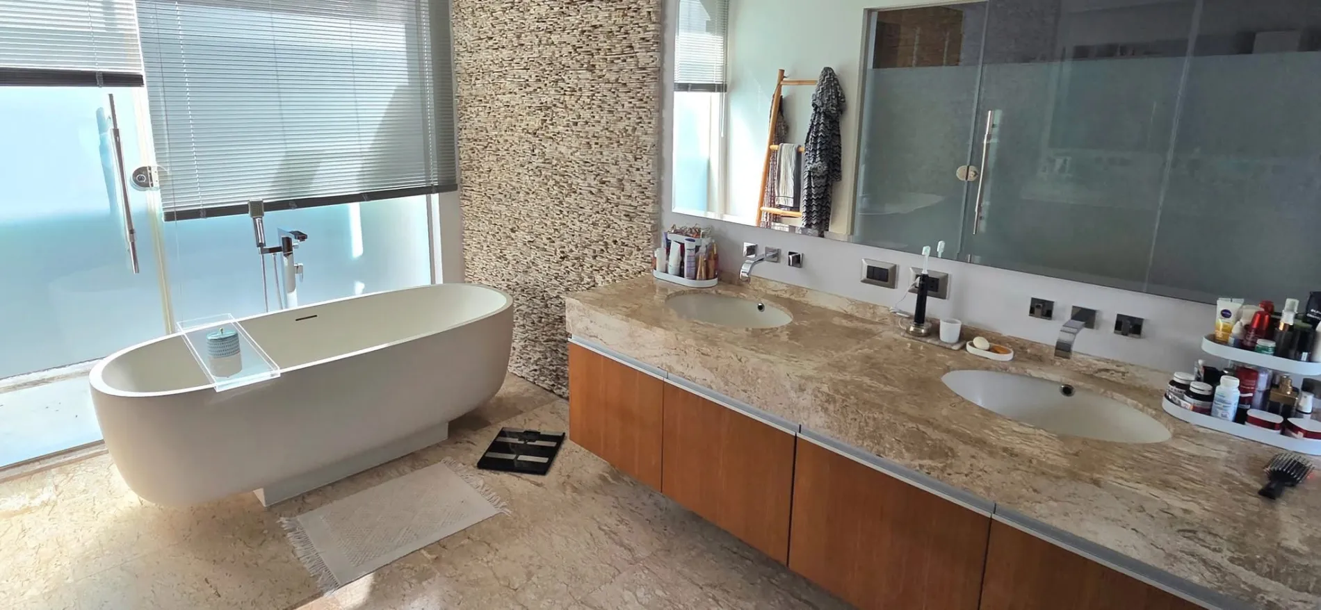 Property image - full photo 9