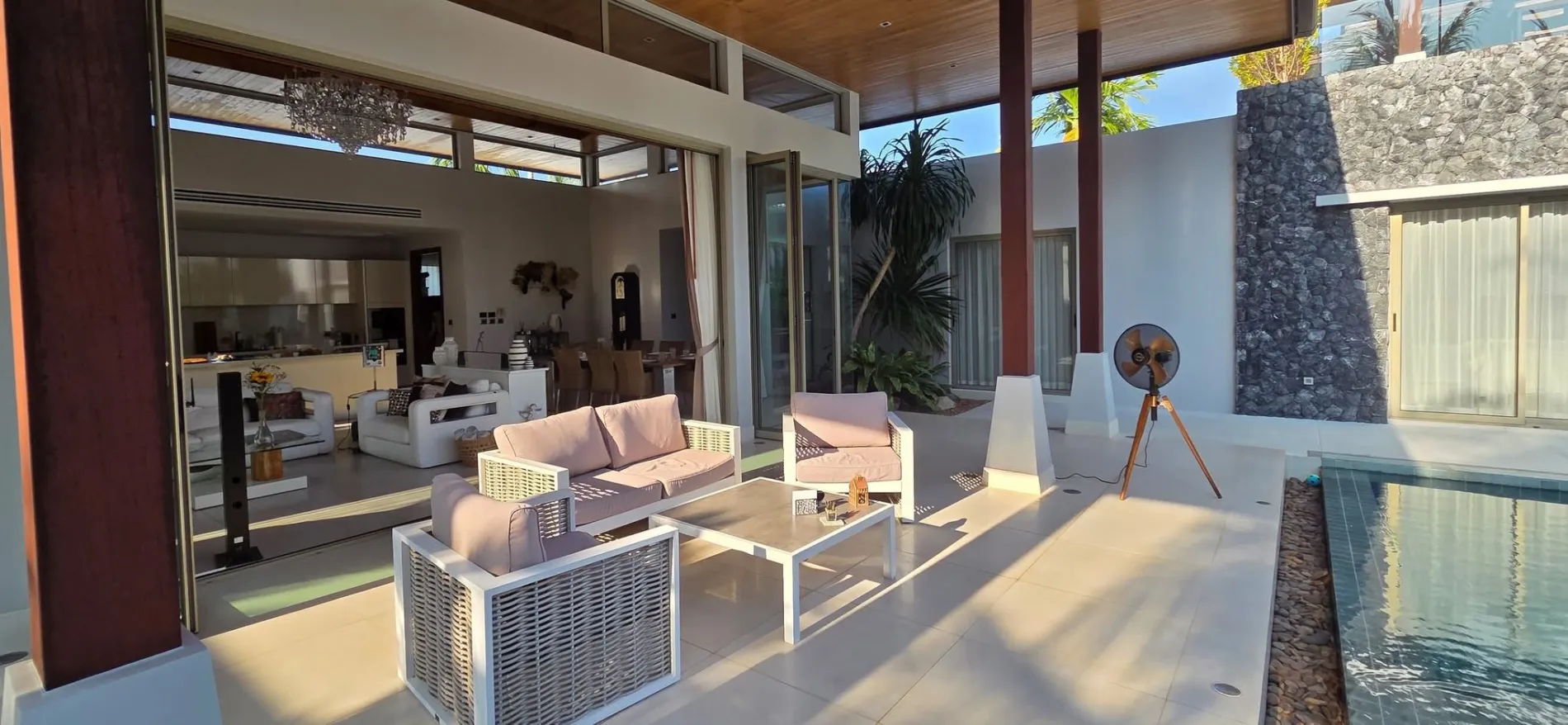Property image - full photo 4