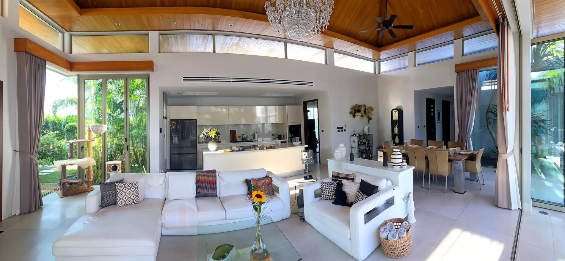 Property image - full photo 3