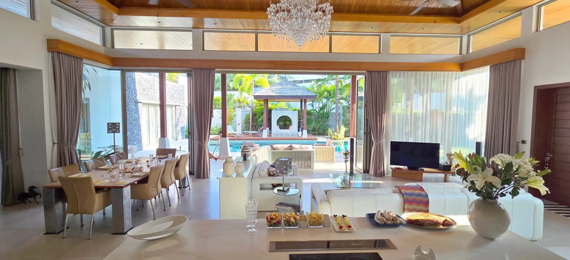 Property image - full photo 2