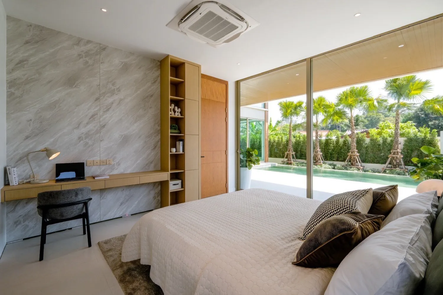 Property image - full photo 32