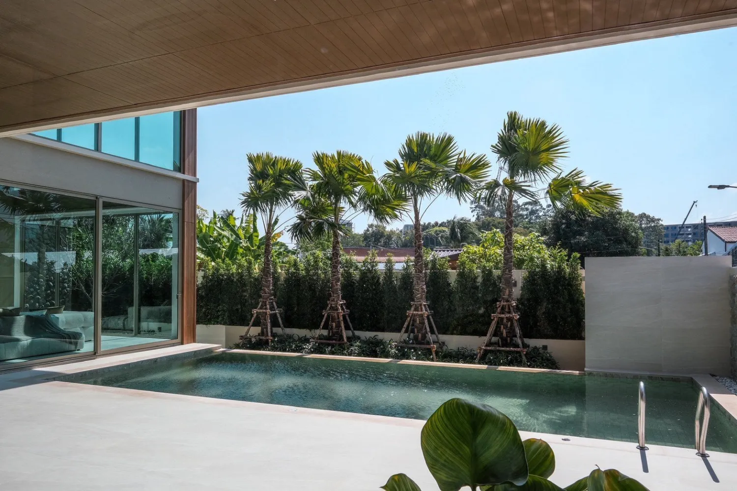 Property image - full photo 2