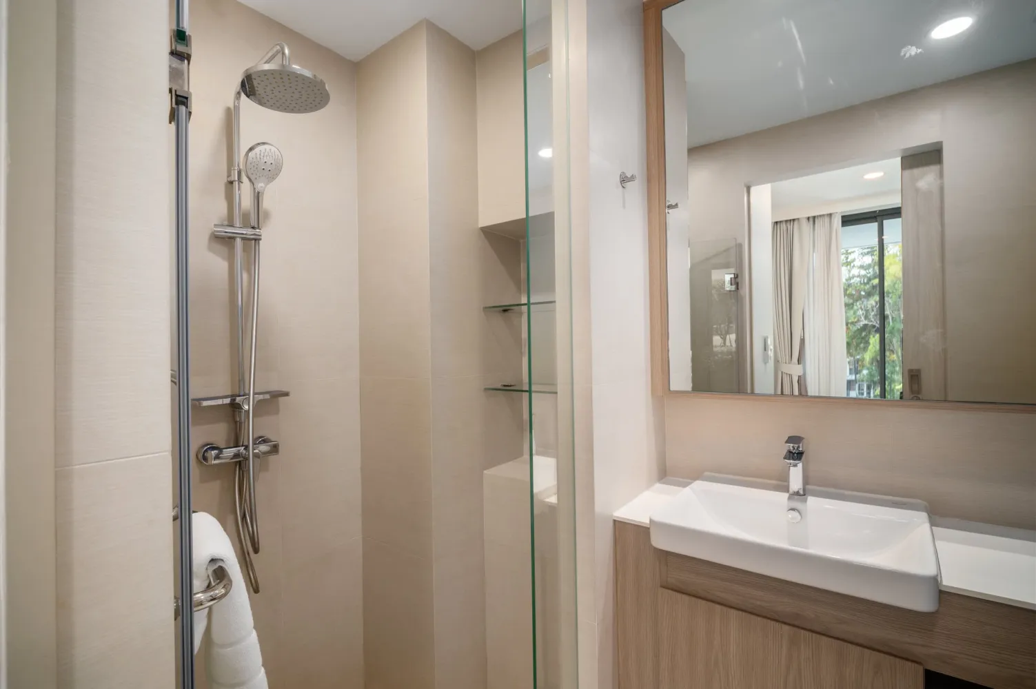 Property image - full photo 17