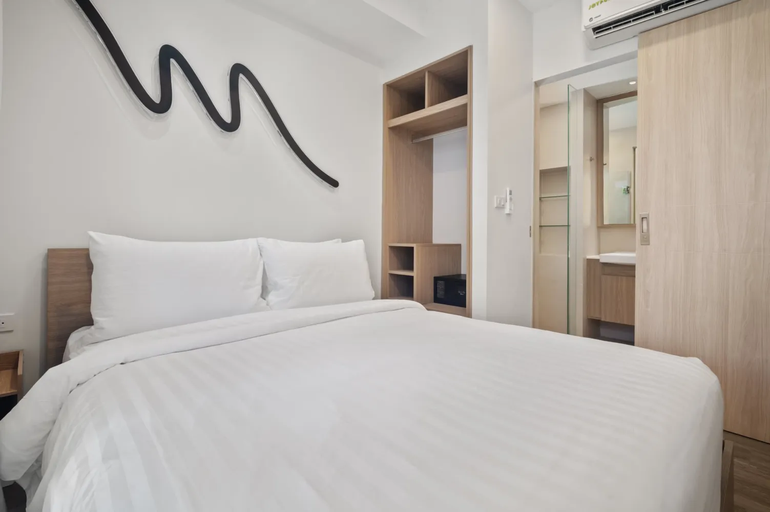 Property image - full photo 15