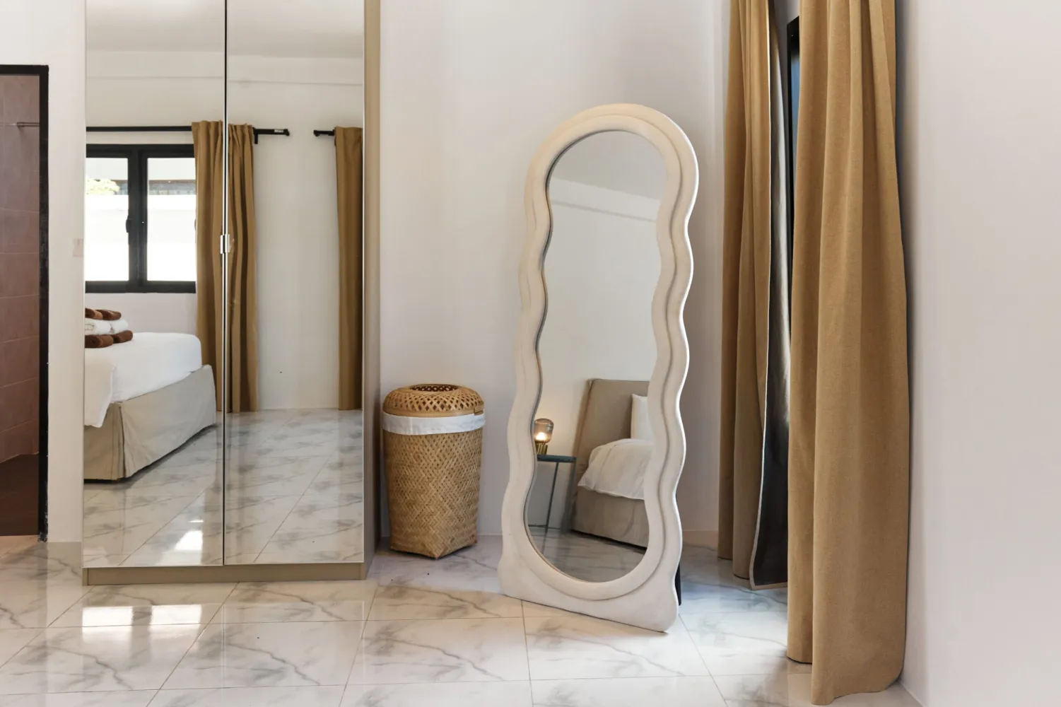 Property image - full photo 36
