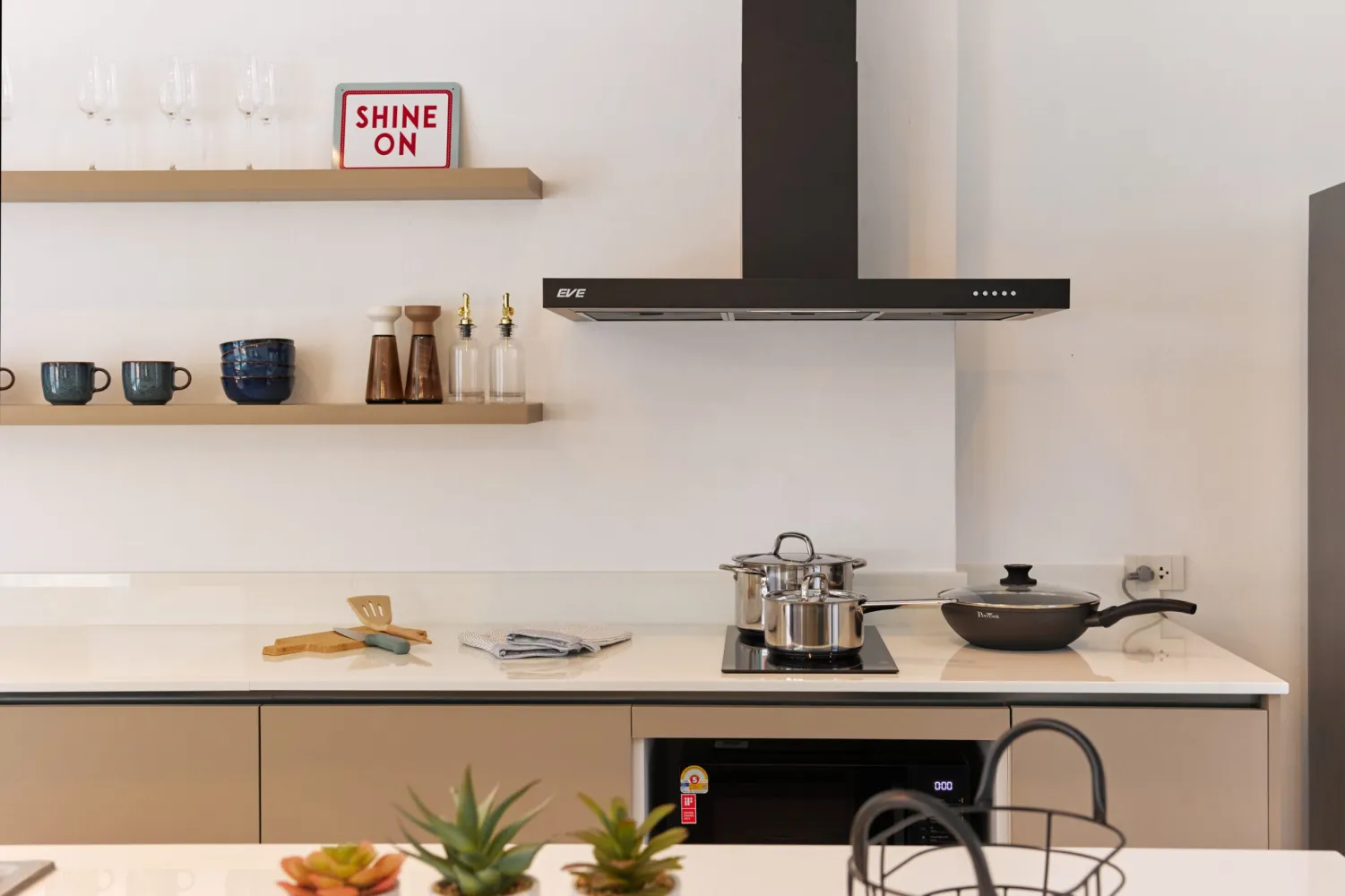 Property image - full photo 2