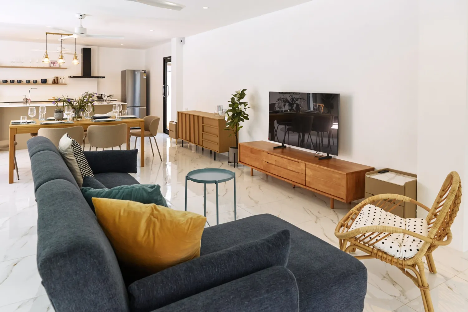 Property image - full photo 4