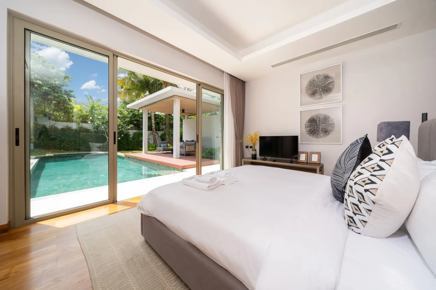Property image - full photo 18