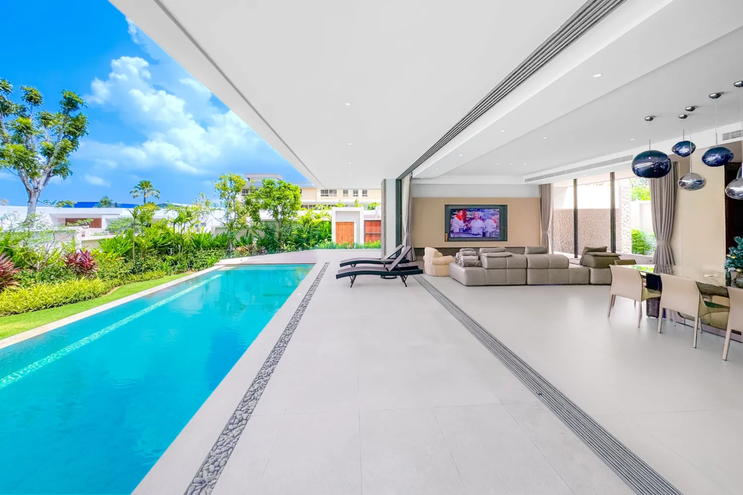 Property image - full photo 38
