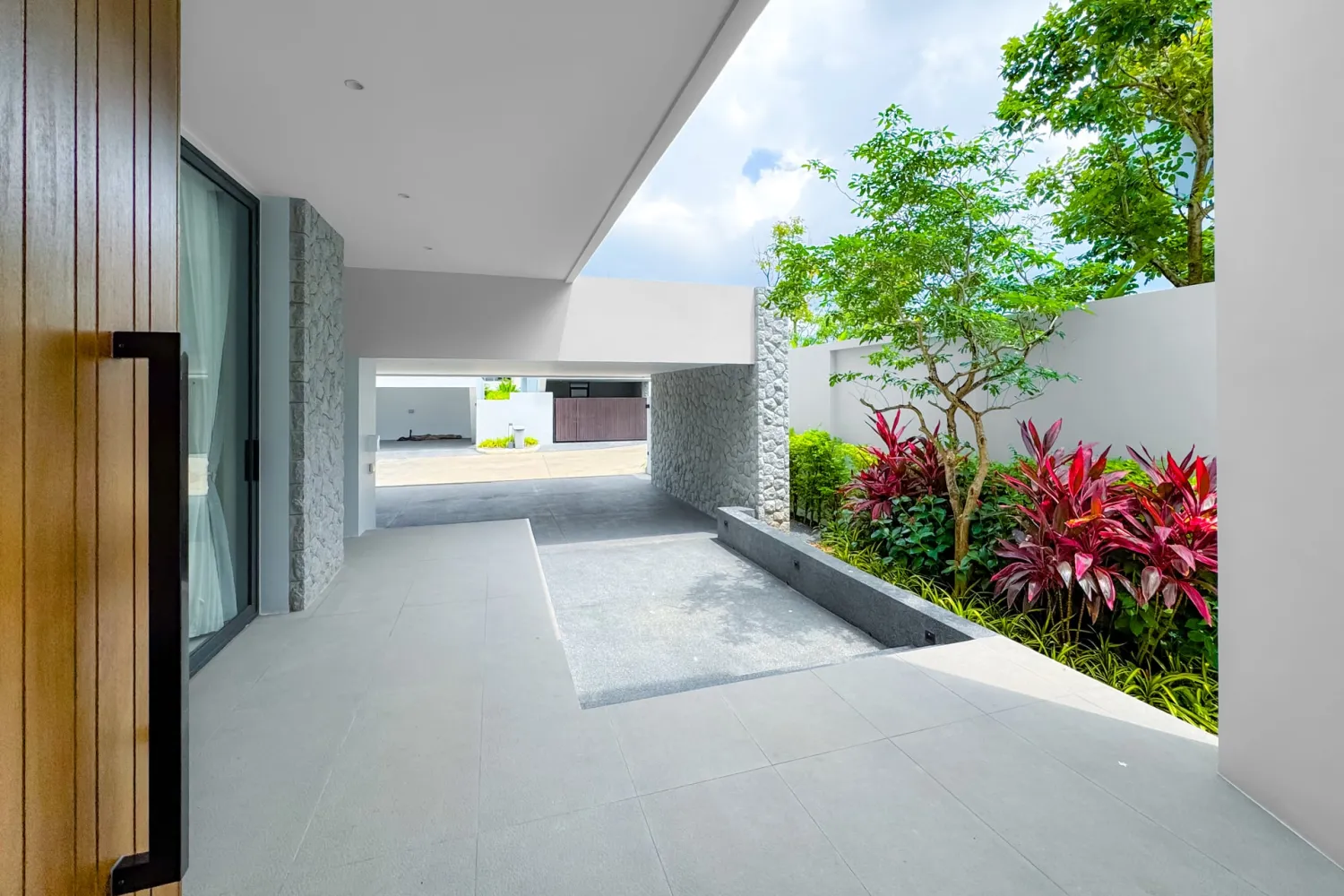 Property image - full photo 43