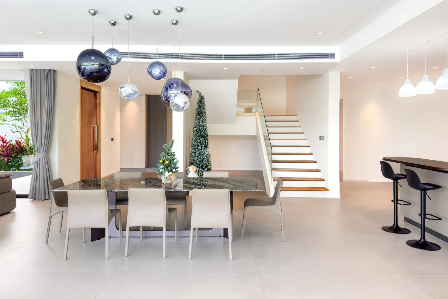 Property image - full photo 10