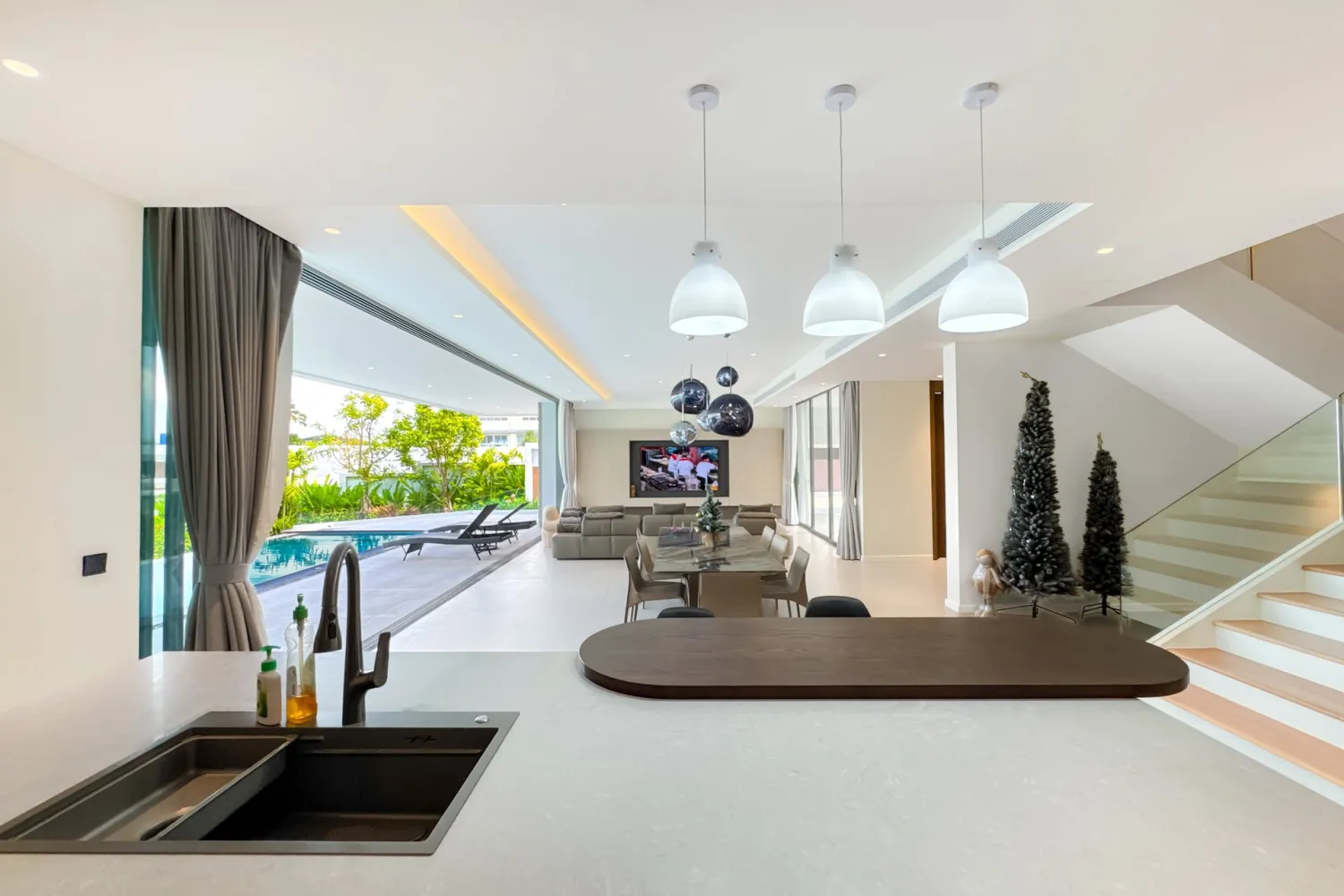 Property image - full photo 6