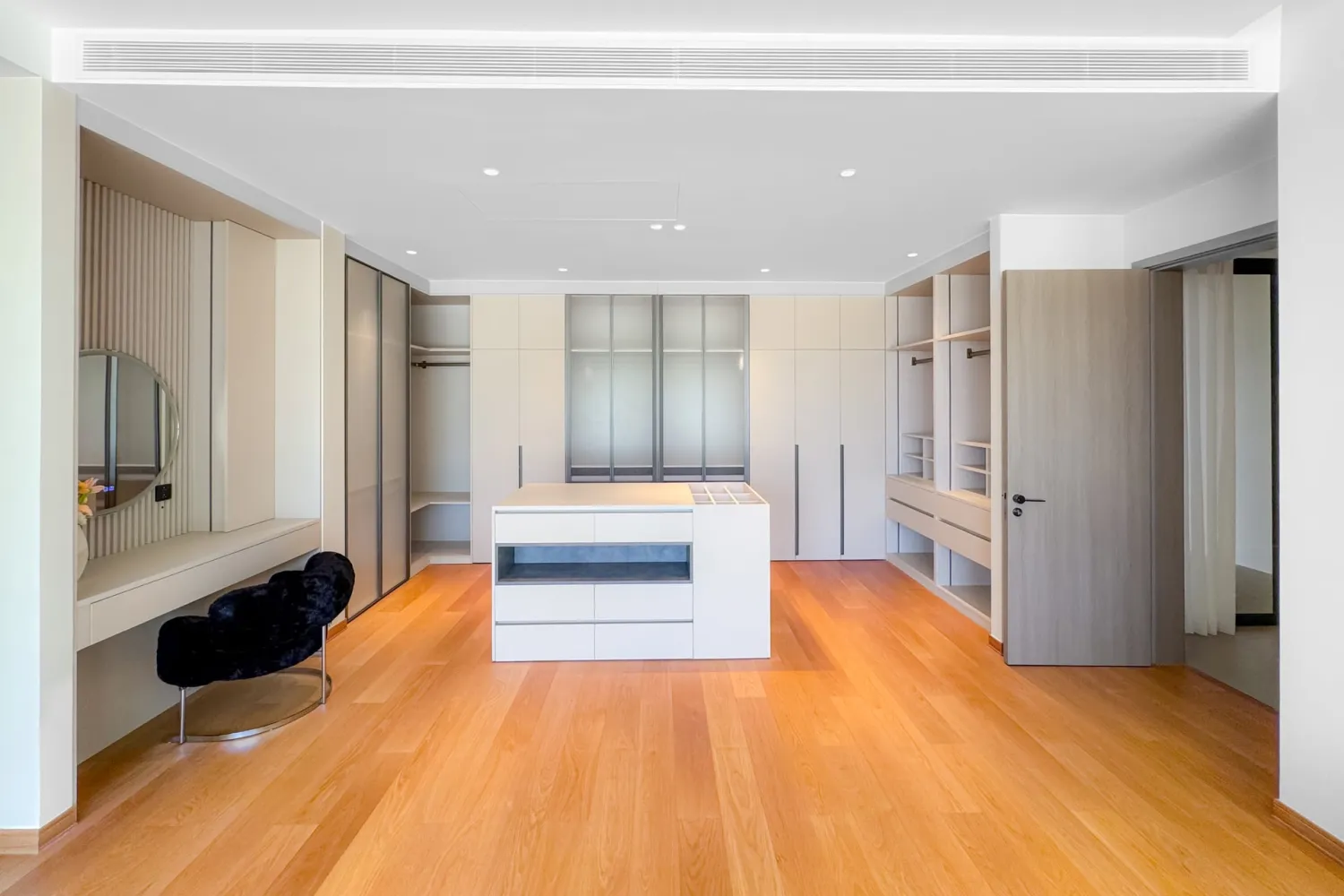 Property image - full photo 19