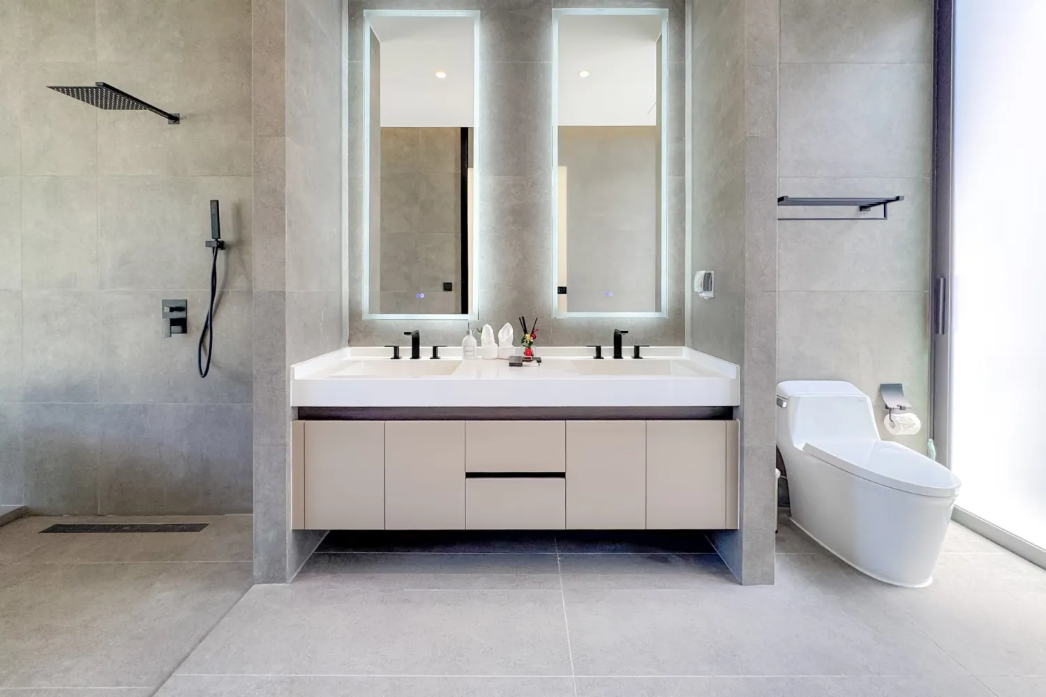 Property image - full photo 30