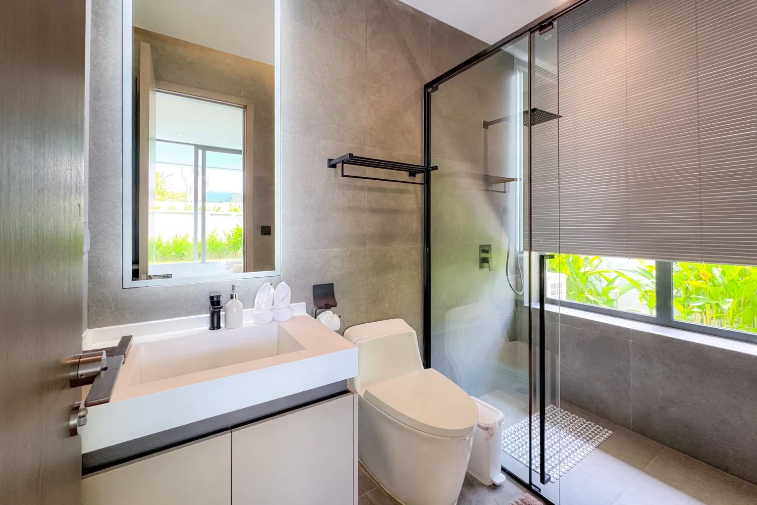 Property image - full photo 31