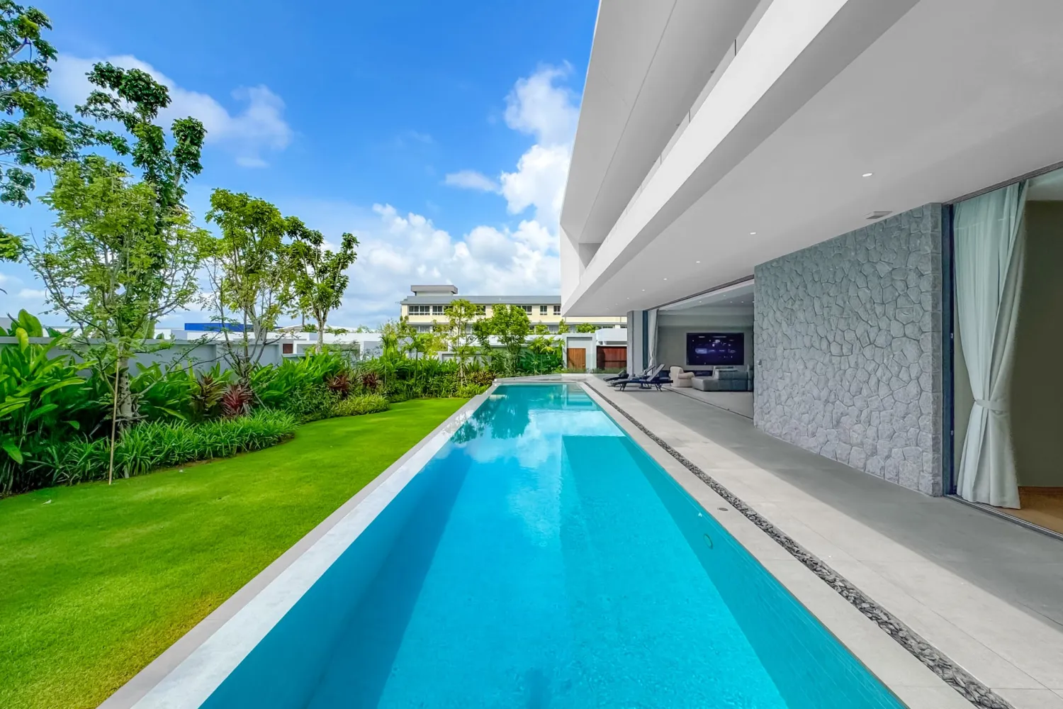 Property image - full photo 36