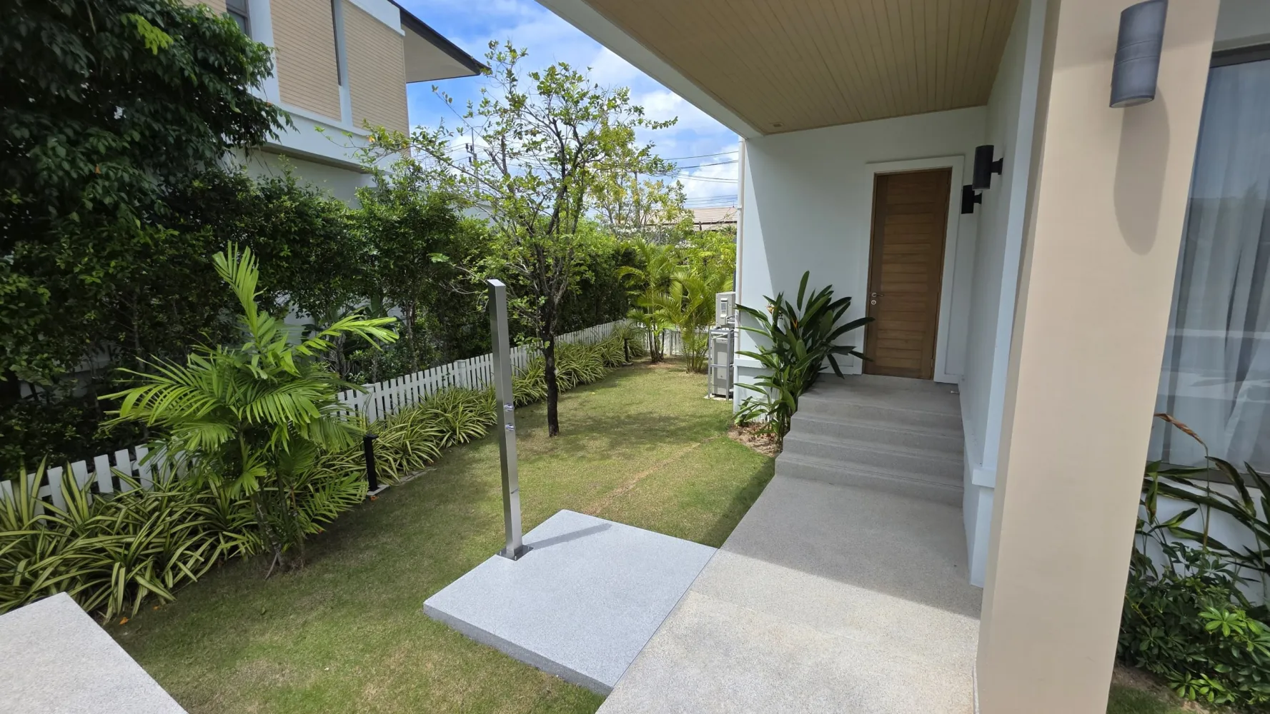 Property image - full photo 38
