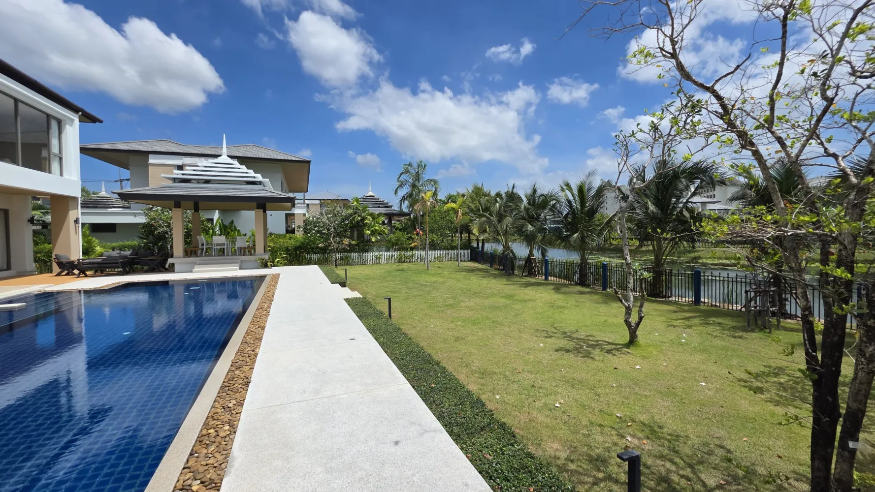 Property image - full photo 39