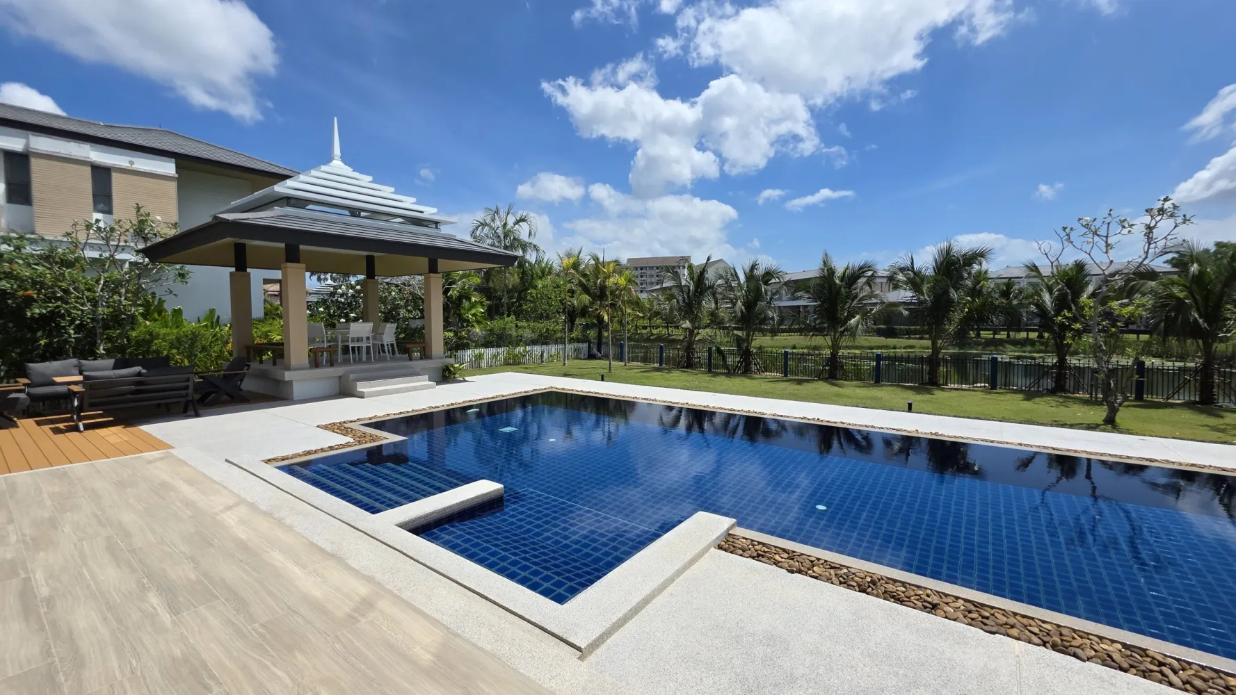 Property image - full photo 40
