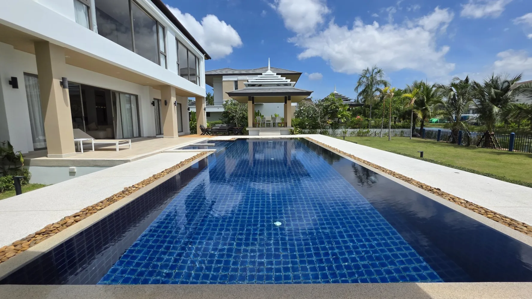 Property image - full photo 5