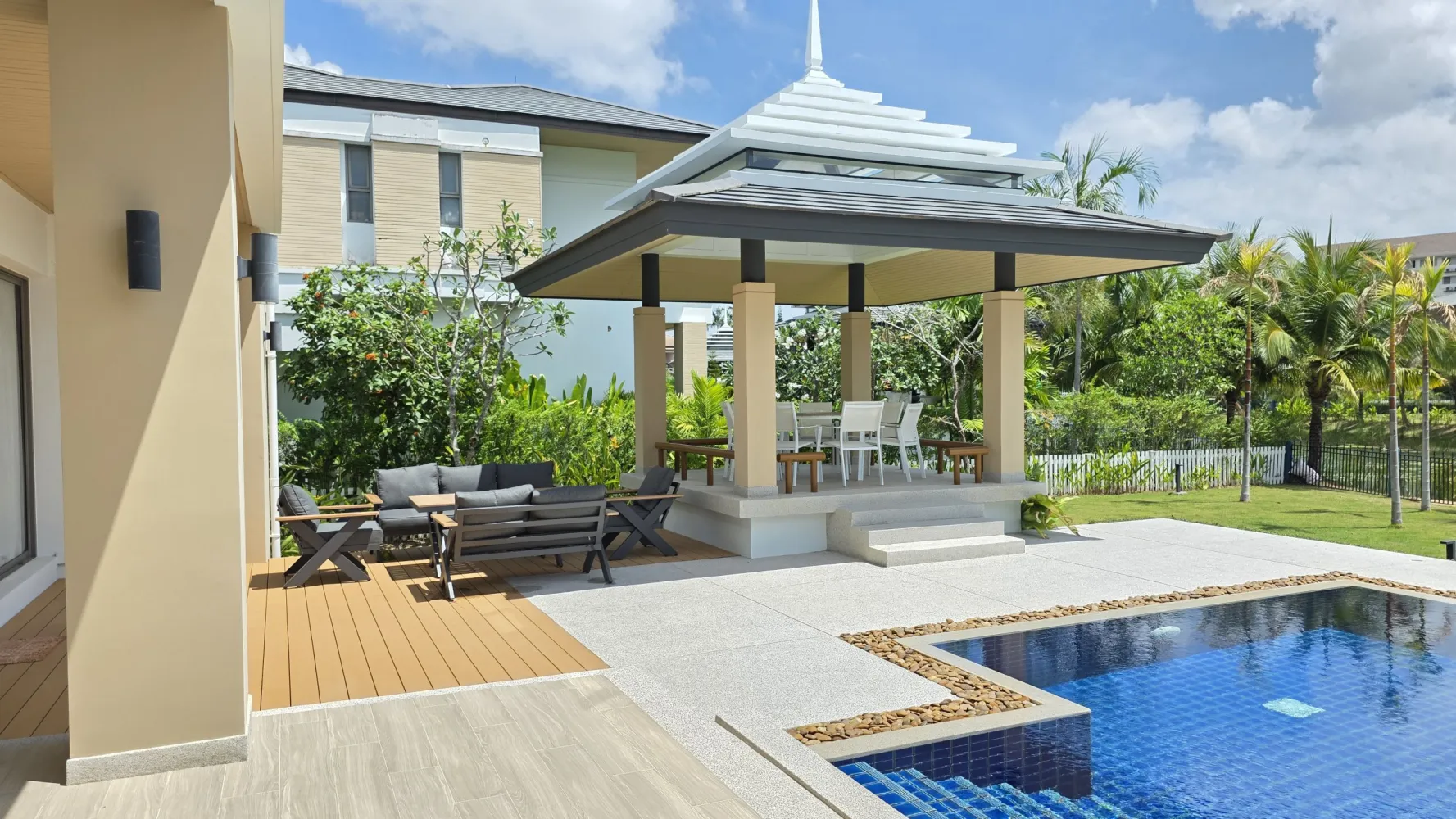 Property image - full photo 45