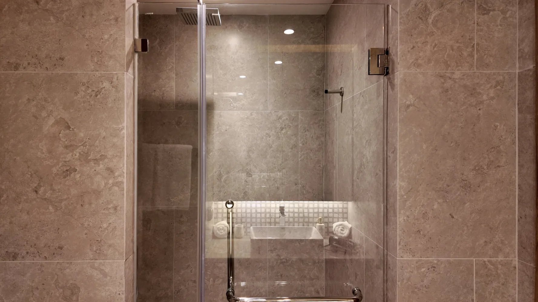 Property image - full photo 8