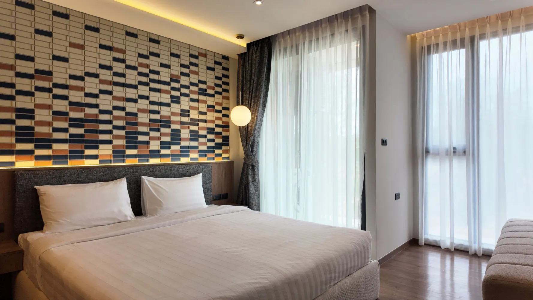 Property image - full photo 4