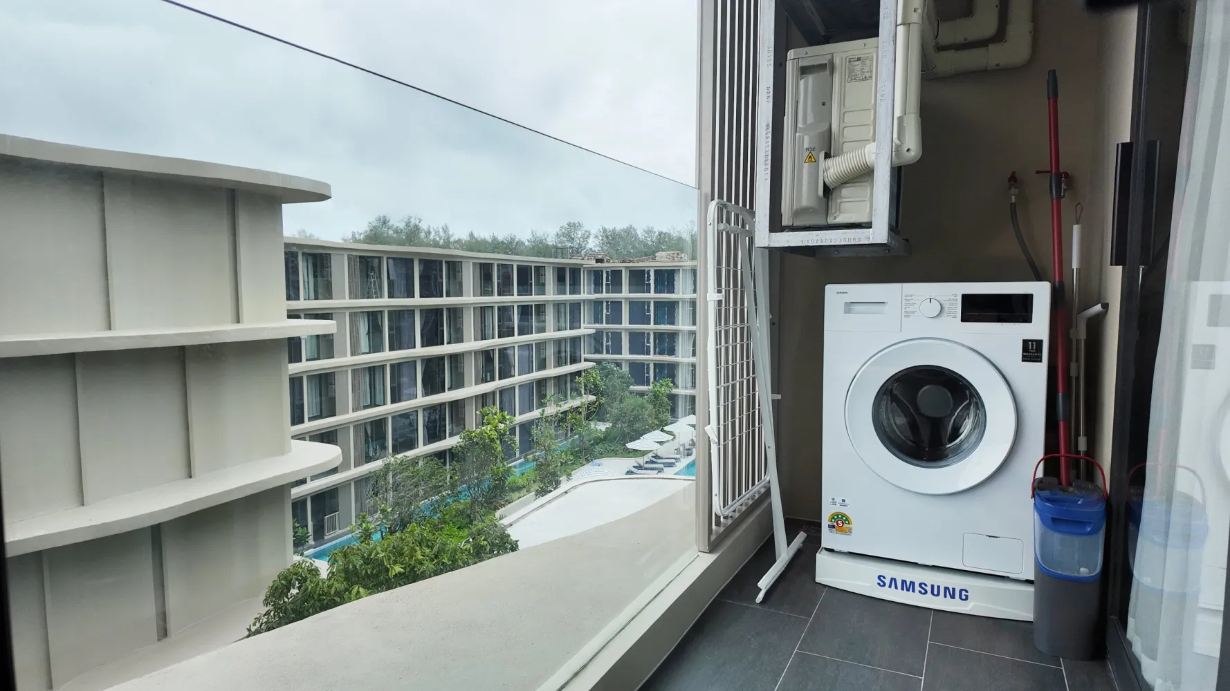 Property image - full photo 4