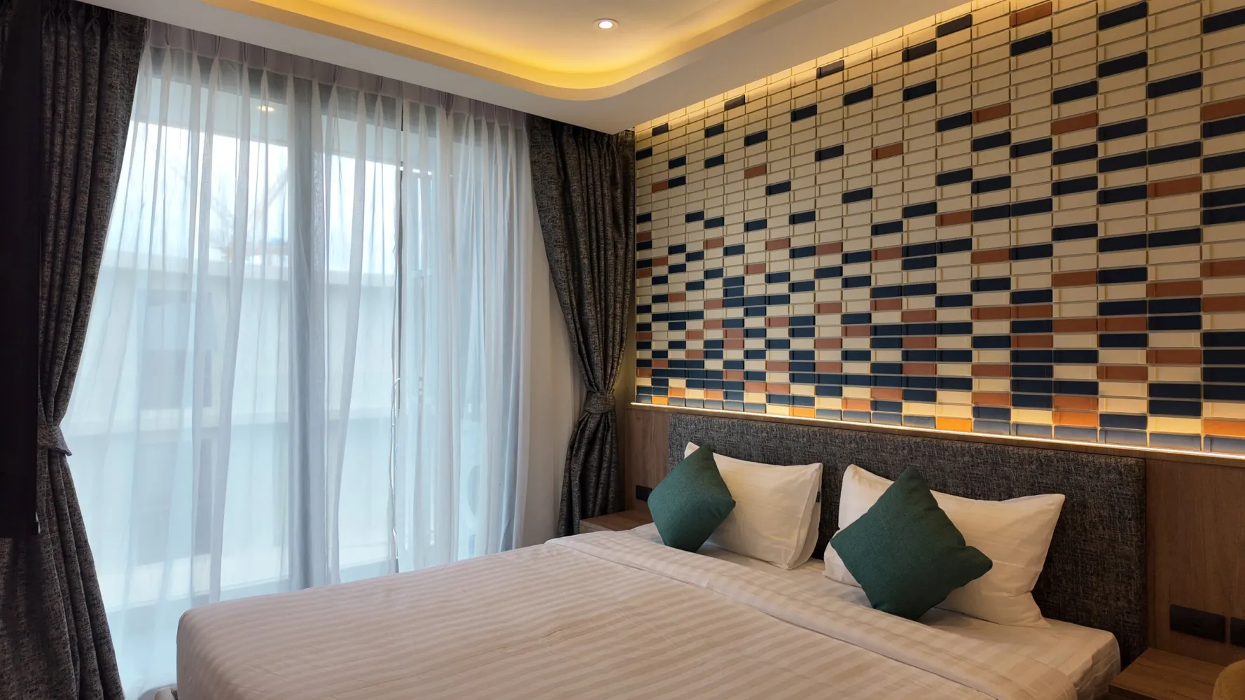 Property image - full photo 6