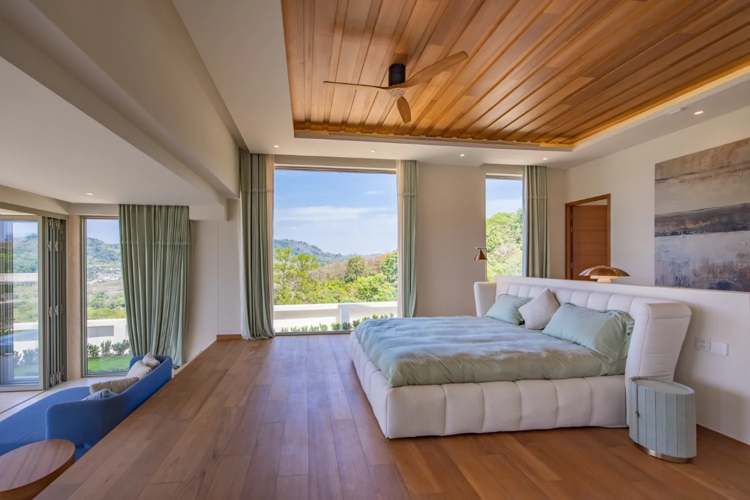 Property image - full photo 18
