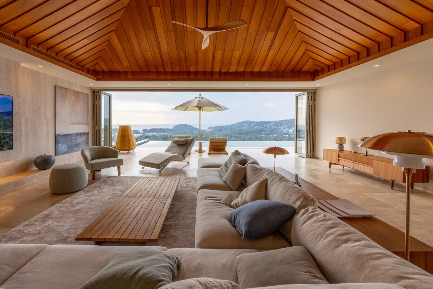 Property image - full photo 2