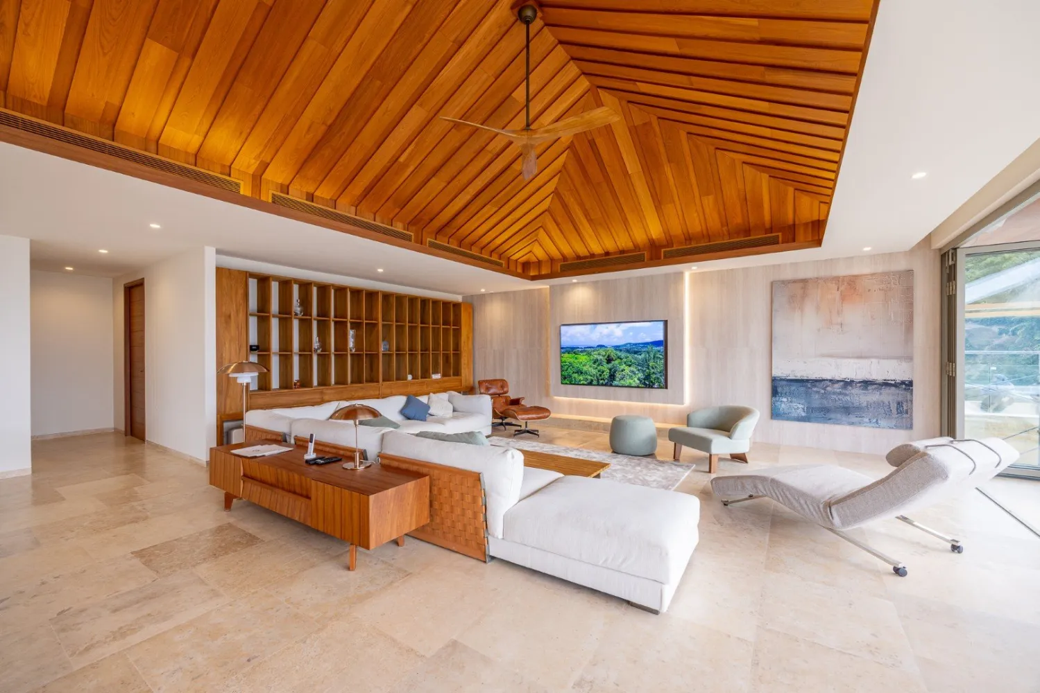Property image - full photo 3