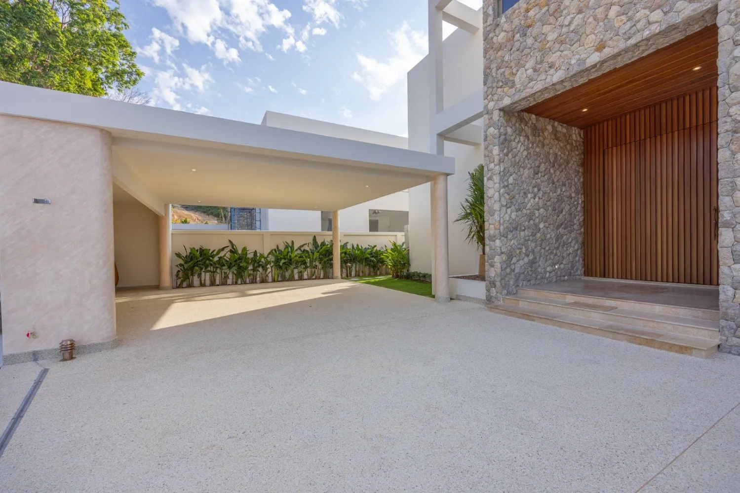 Property image - full photo 36