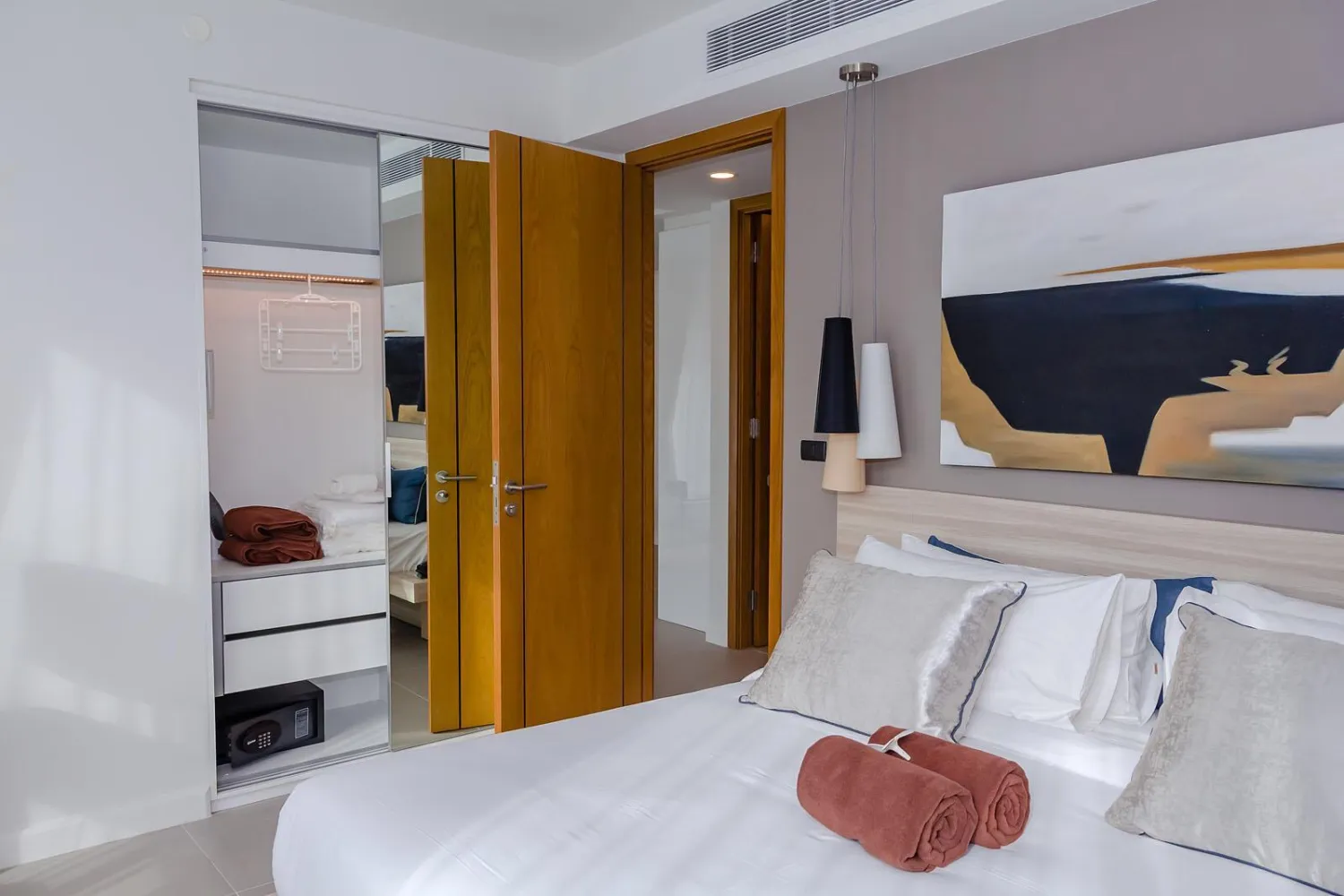 Property image - full photo 8