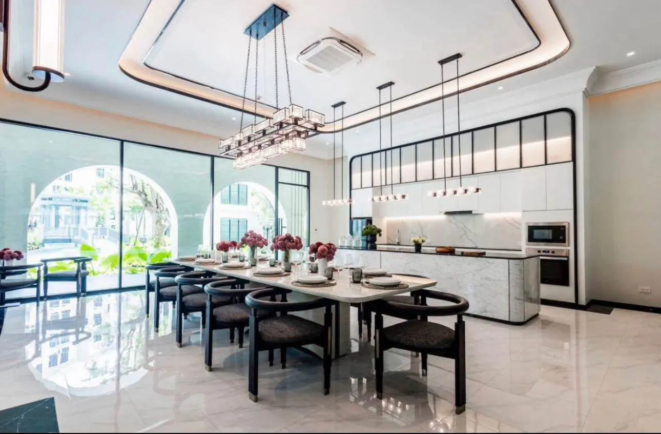 Property image - full photo 16