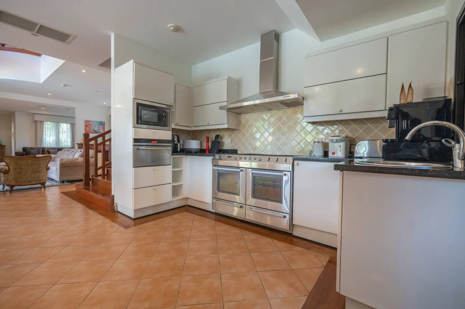 Property image - full photo 14