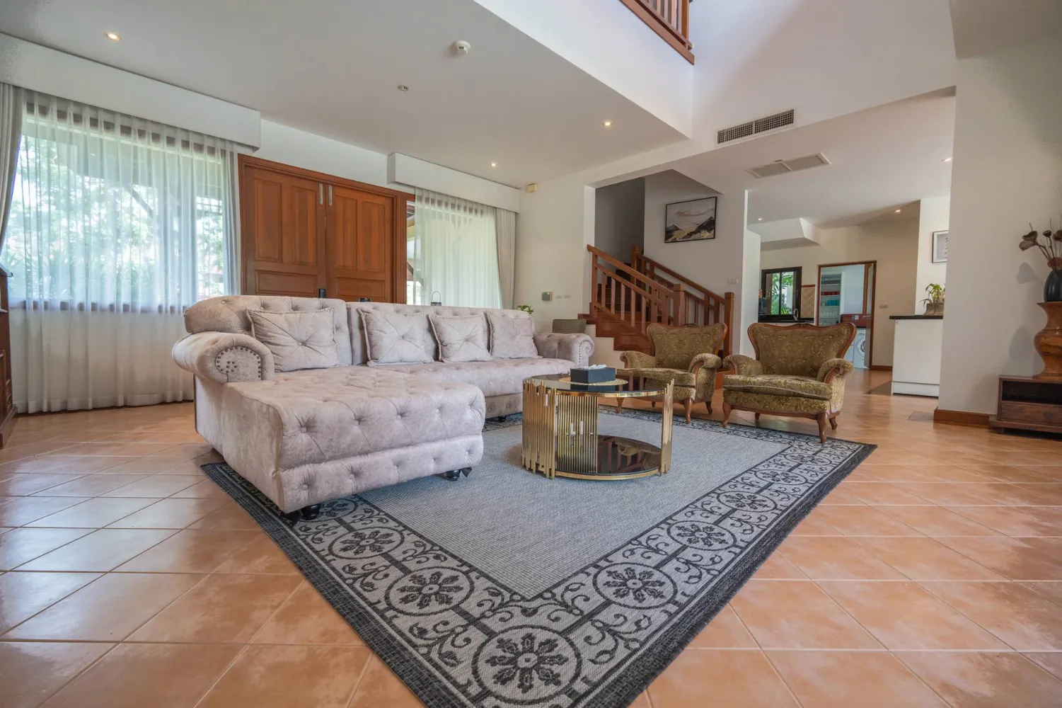 Property image - full photo 11