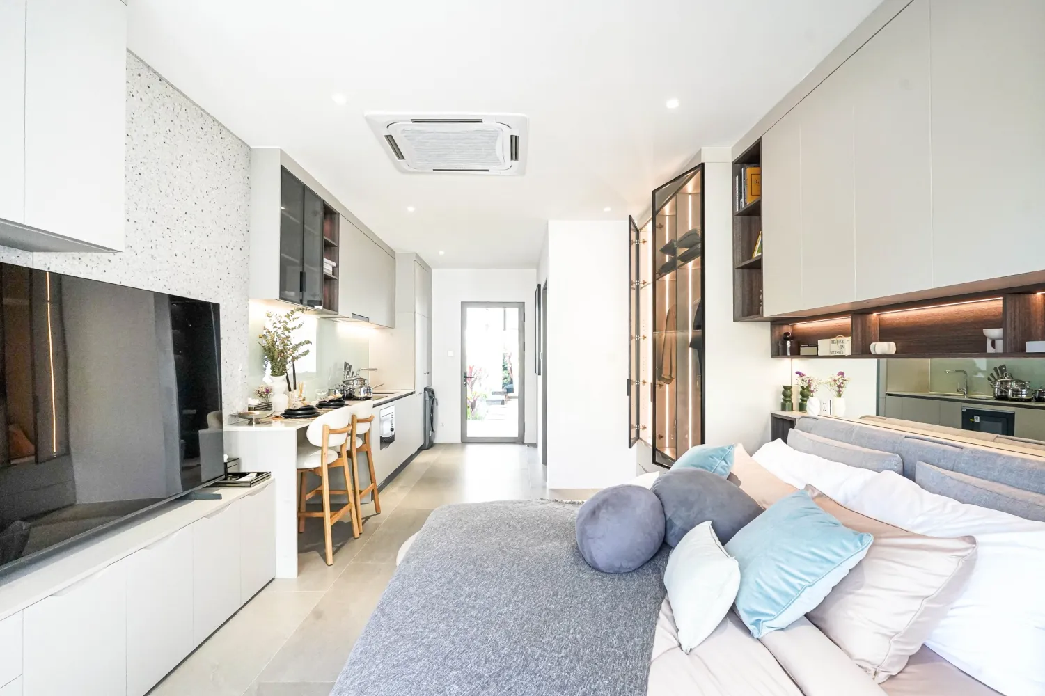 Property image - full photo 8