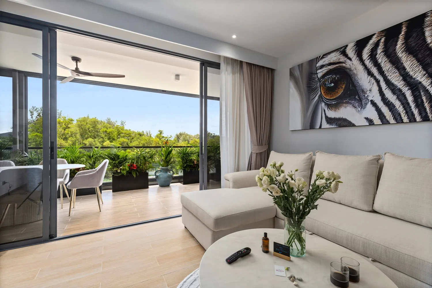 Property image - full photo 2