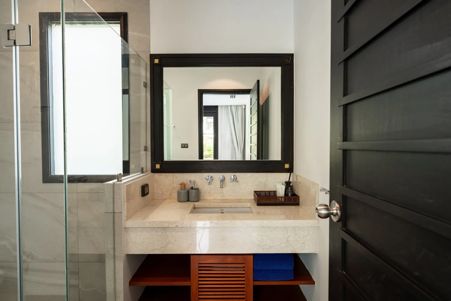 Property image - full photo 36