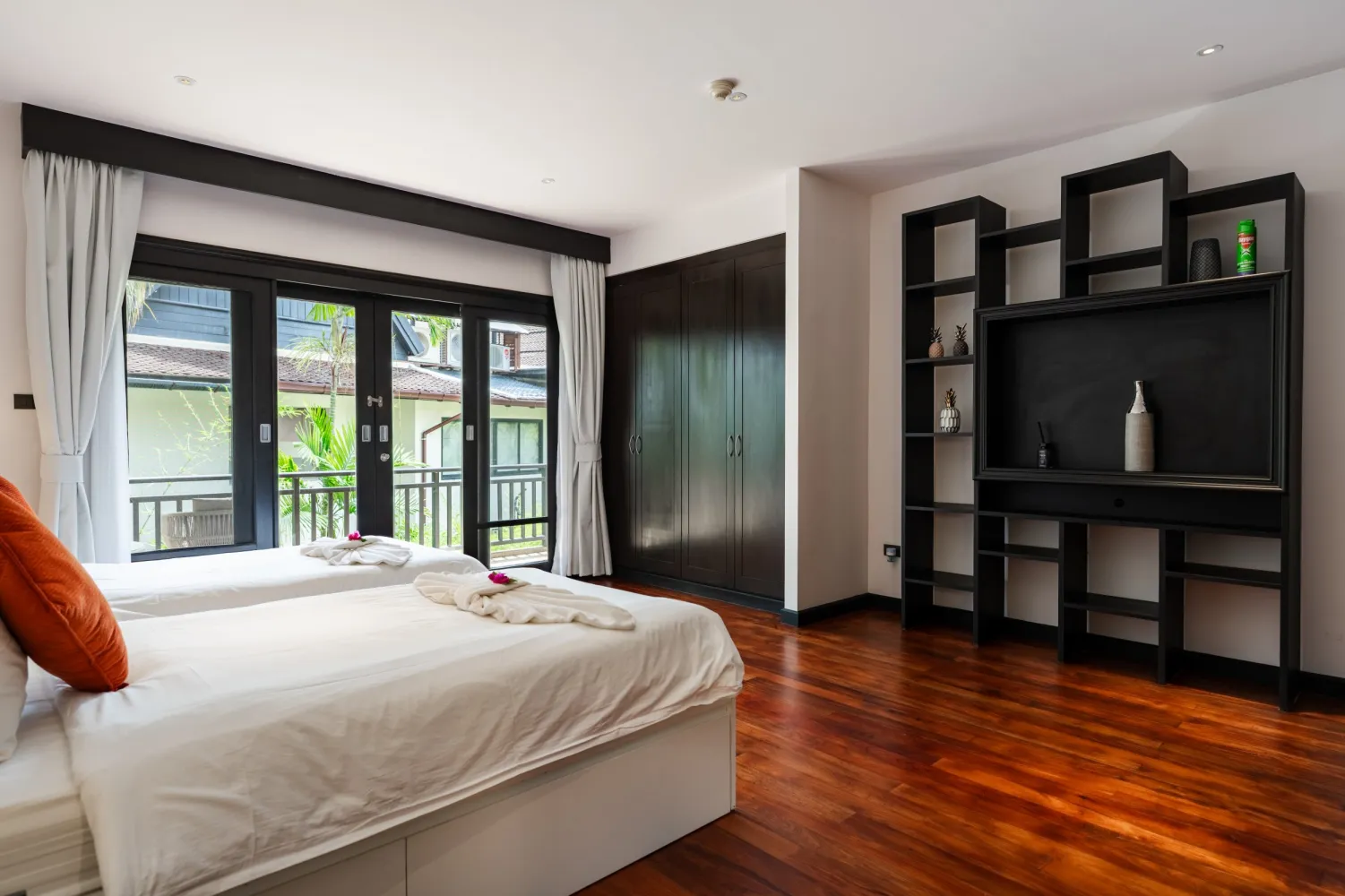 Property image - full photo 29