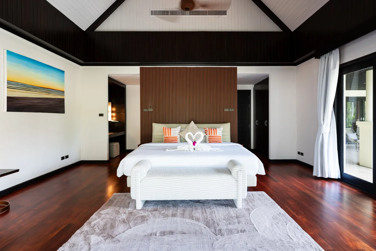 Property image - full photo 16
